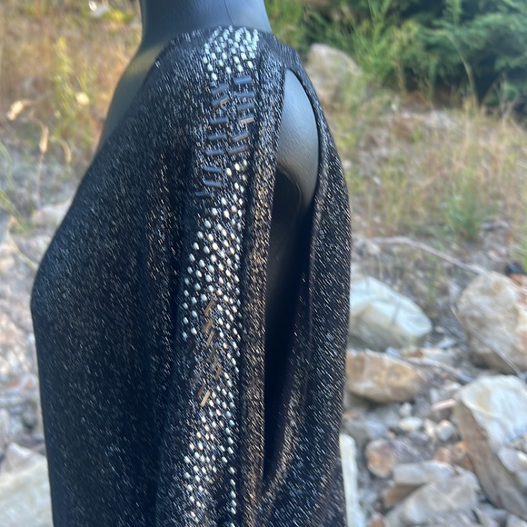 Sparkles and beads! Joseph A. NWOT black silver V-neck shirt cold shoulder sz L - Picture 3 of 11